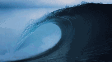 苏里南网球选手实力强劲，成功逆袭